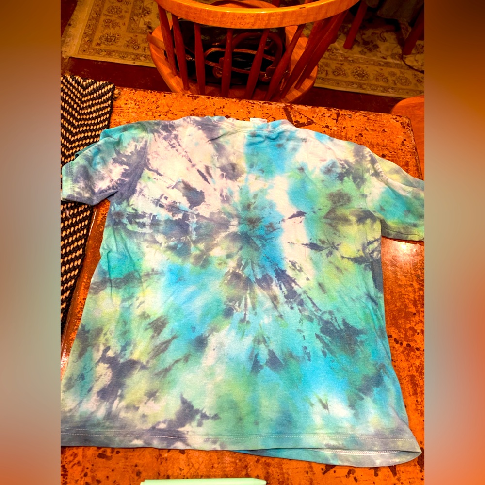 Jerzees heavy duty blend  tie dyed greens blues shirt. Kids 10-12
